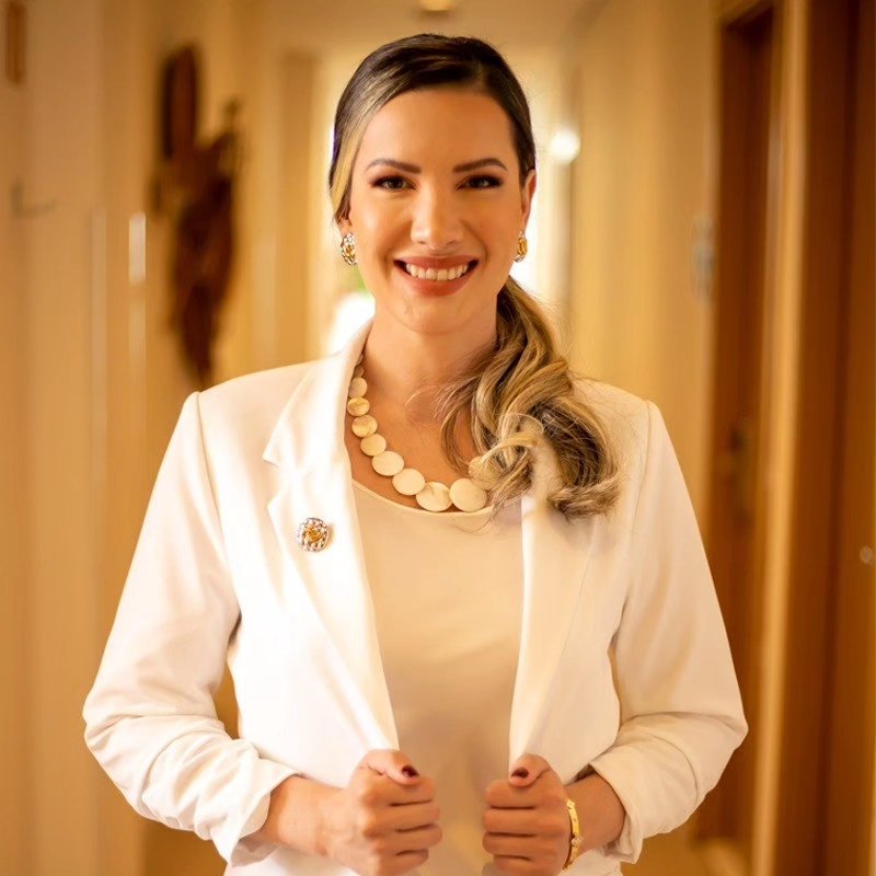 Dra. Gabriela Dutra — dermatologista